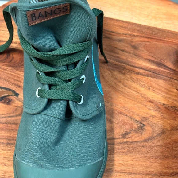 BANGS  prehistoric dinosaur line /new w\_o Tag  Green Canvas Sneakers Size 8 Men - Picture 1 of 12